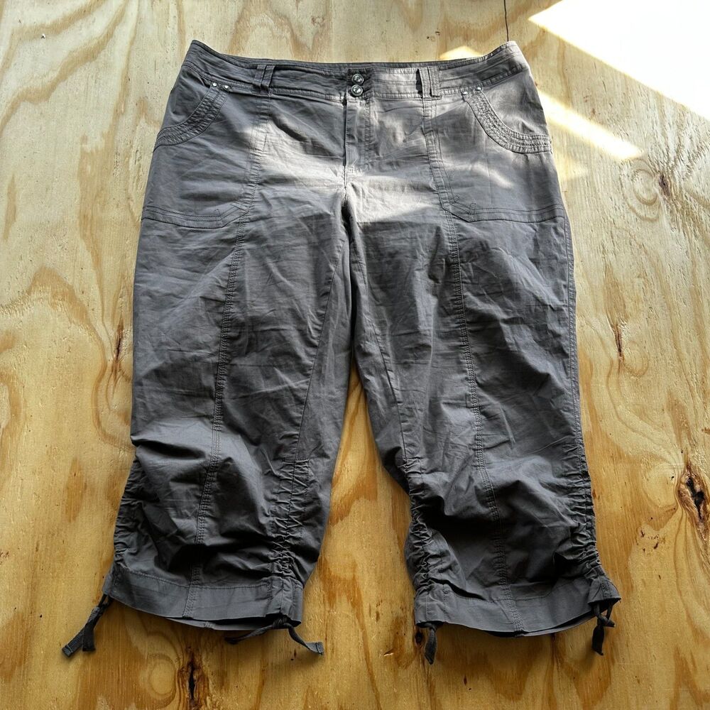 INC International Concepts Ruched Cargo Capris - 16W